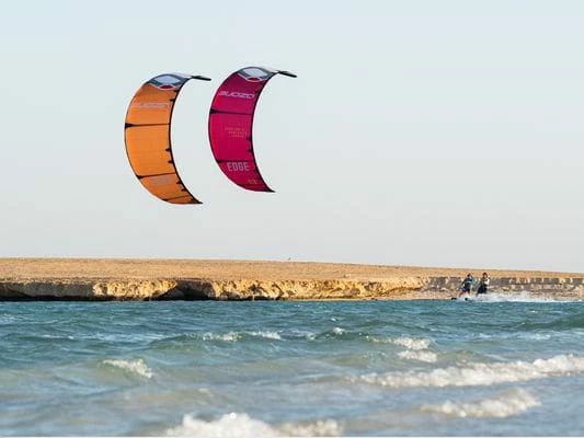 Ozone EDGE V11 - 11m² - Orange *TESTKITE* – Bild 12